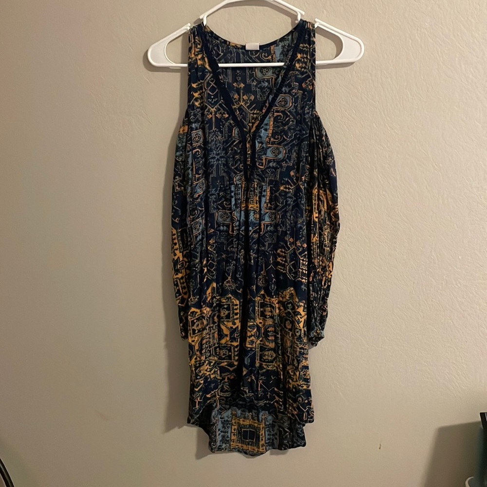 XX-Small Long Sleeve off-shoulder Blue & Gold midi dress